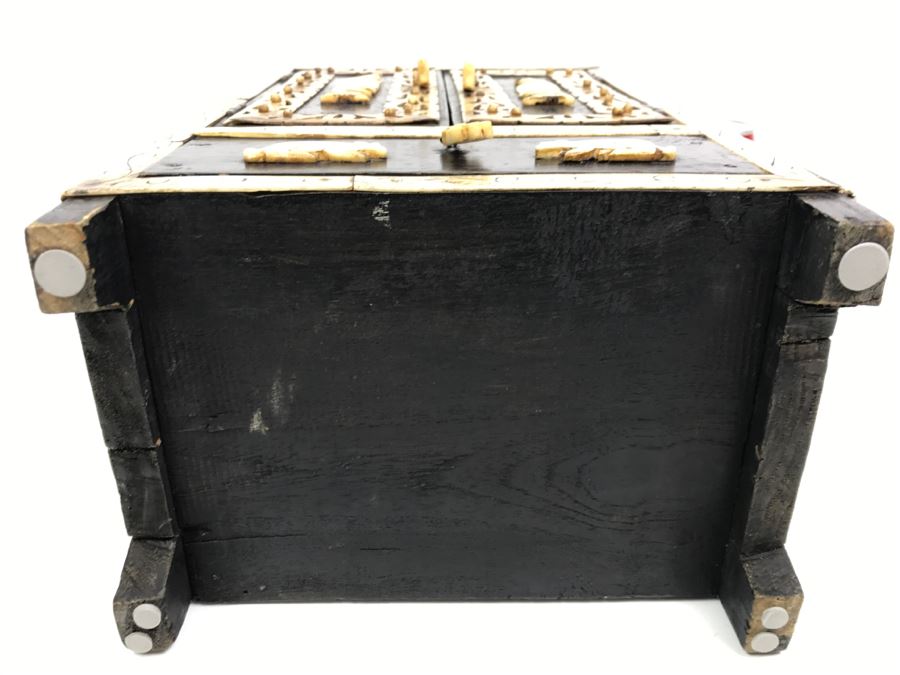 Chinese Wooden Jewelry Box With Bone Carved Embellishments [Photo 19]