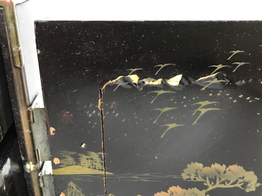 Antique Lacquer Asian Box With Rooster On Front - See Photos For Details [Photo 26]