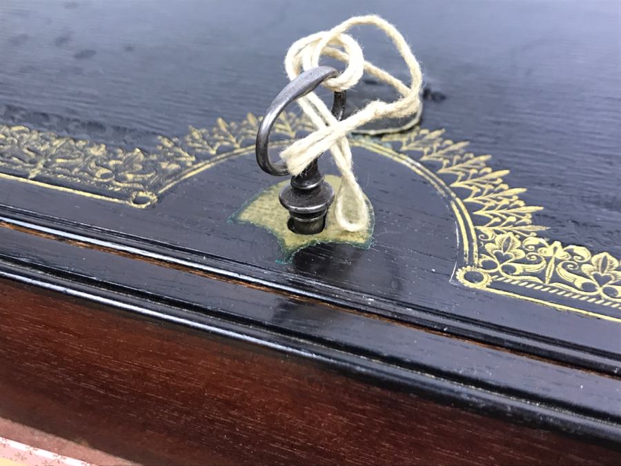 Antique Portable Writing Desk With Lockable Compartment Only Have Key To Lockable Compartment Inside [Photo 17]