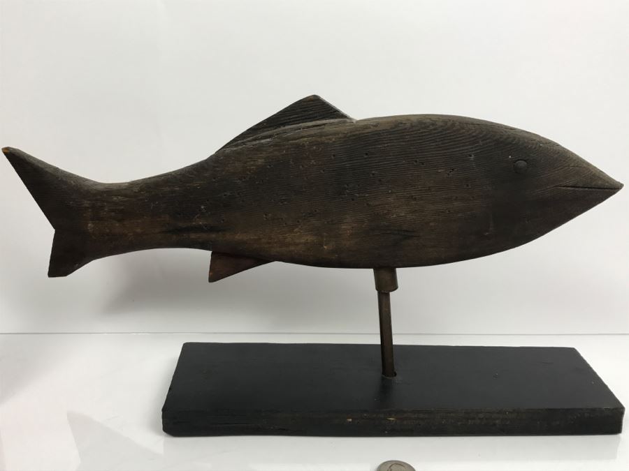 Primitive Carved Fish On Stand [Photo 2]