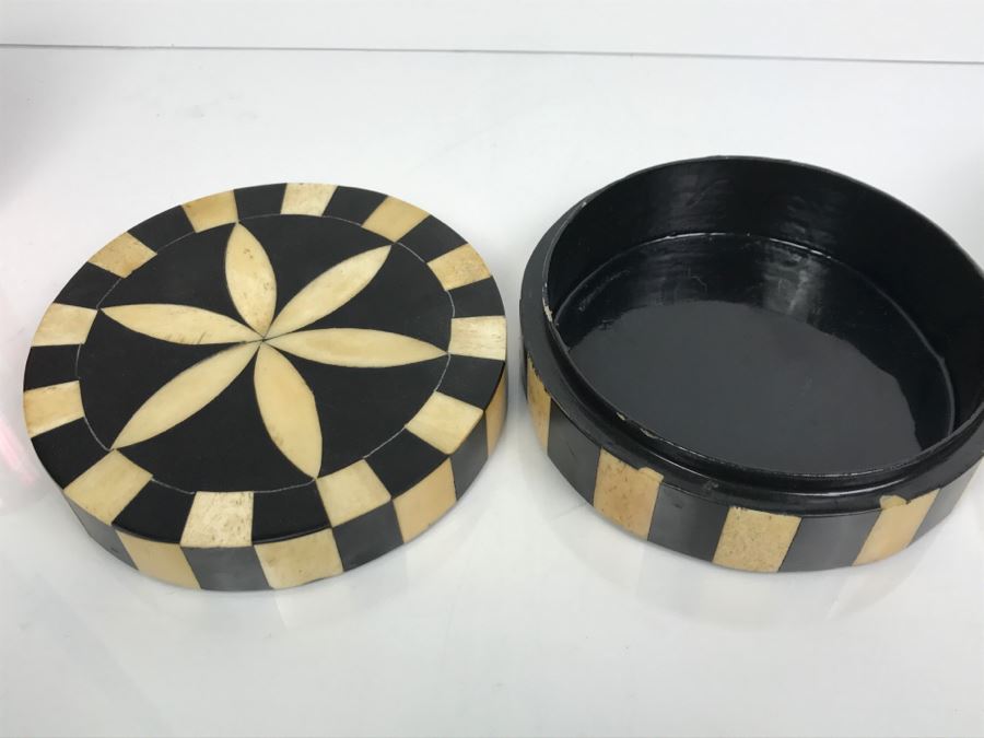 Primitive Box and Inlaid Bone Box [Photo 7]