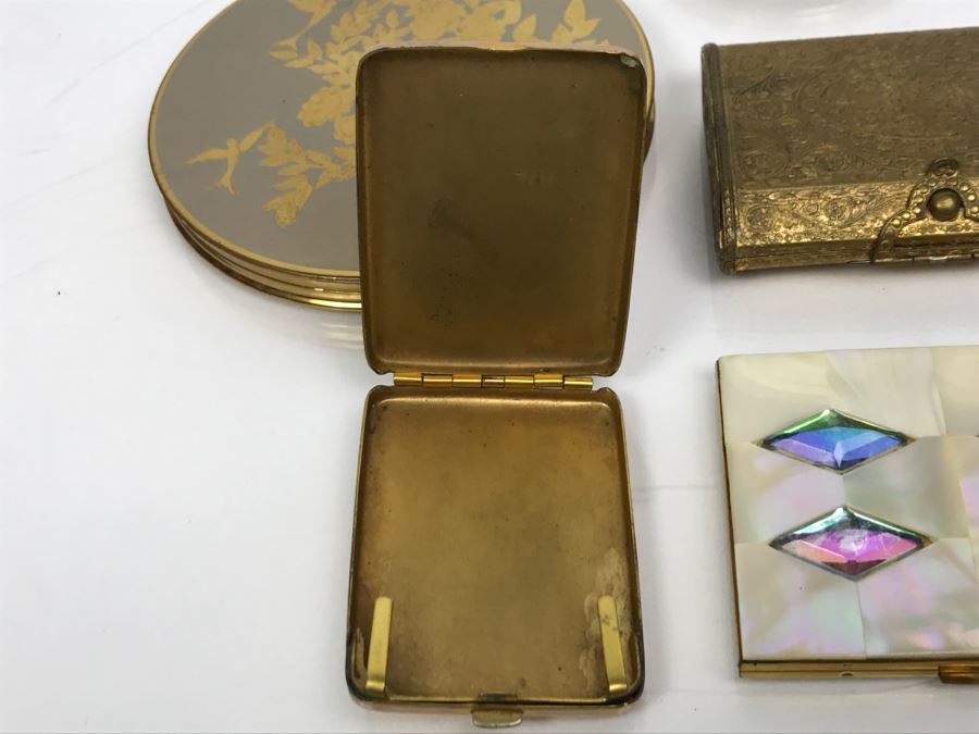 Collection Of Vintage Ladies Compacts [Photo 13]