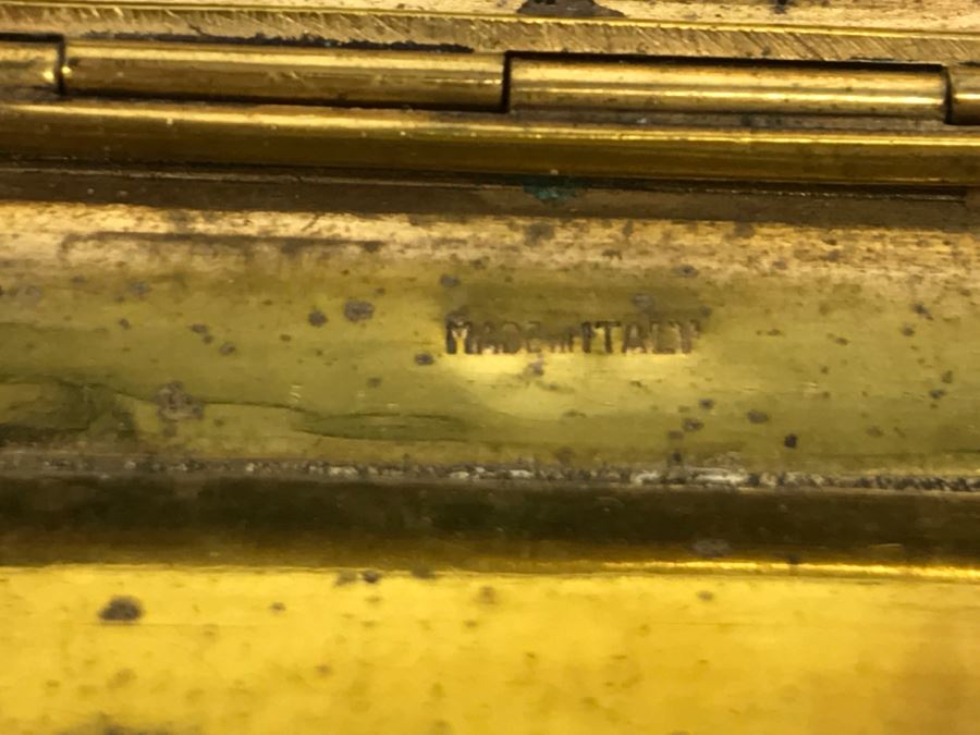 Collection Of Vintage Ladies Compacts [Photo 15]