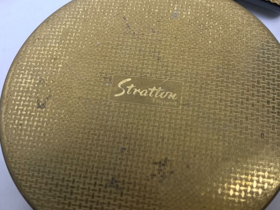 Collection Of Vintage Ladies Compacts [Photo 21]