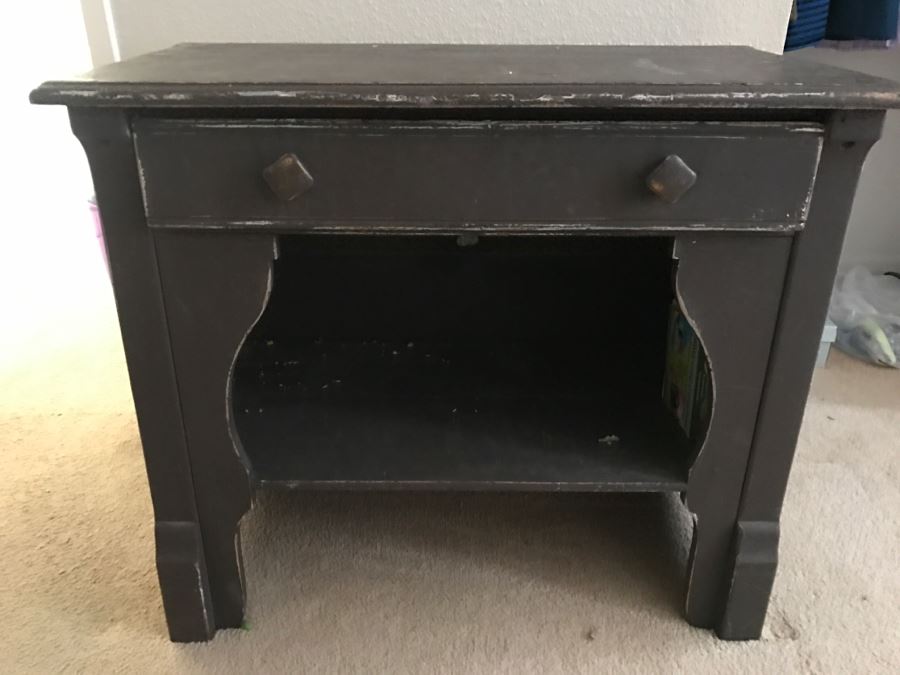 Shabby Chic Wooden Side Table With Drawer [Photo 1]