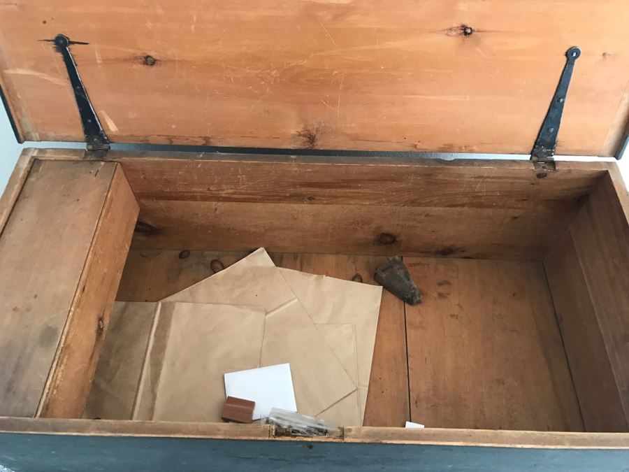 Large Primitive Shabby Chic Blanket Chest With Drawers From The East Coast [Photo 8]