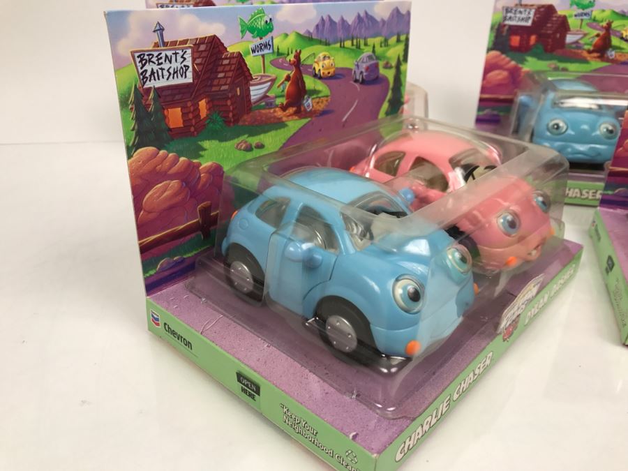 Set Of (4) New Old Stock Chevron Cars Charlie Chaser And Dylan Dasher 2002 [Photo 6]