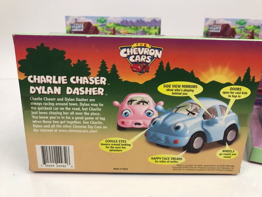 Set Of (4) New Old Stock Chevron Cars Charlie Chaser And Dylan Dasher 2002 [Photo 10]