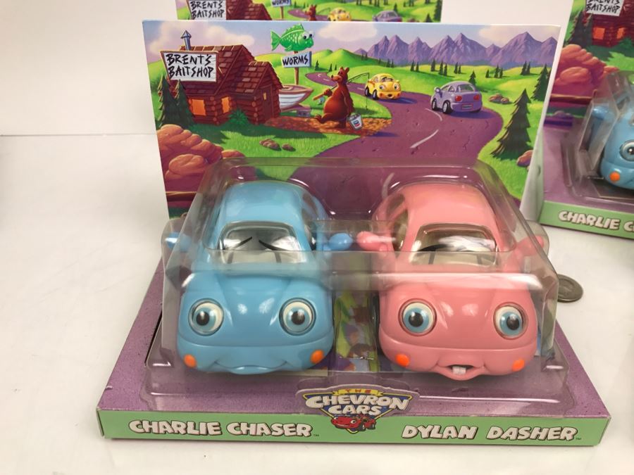 Set Of (4) New Old Stock Chevron Cars Charlie Chaser And Dylan Dasher 2002 [Photo 3]