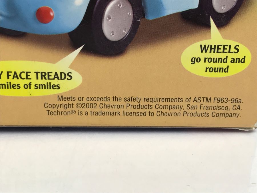 Set Of (4) New Old Stock Chevron Cars Charlie Chaser And Dylan Dasher 2002 [Photo 11]