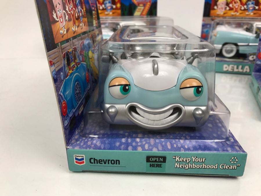 Set Of (4) New Old Stock Chevron Cars Della Deluxe 2001 [Photo 6]