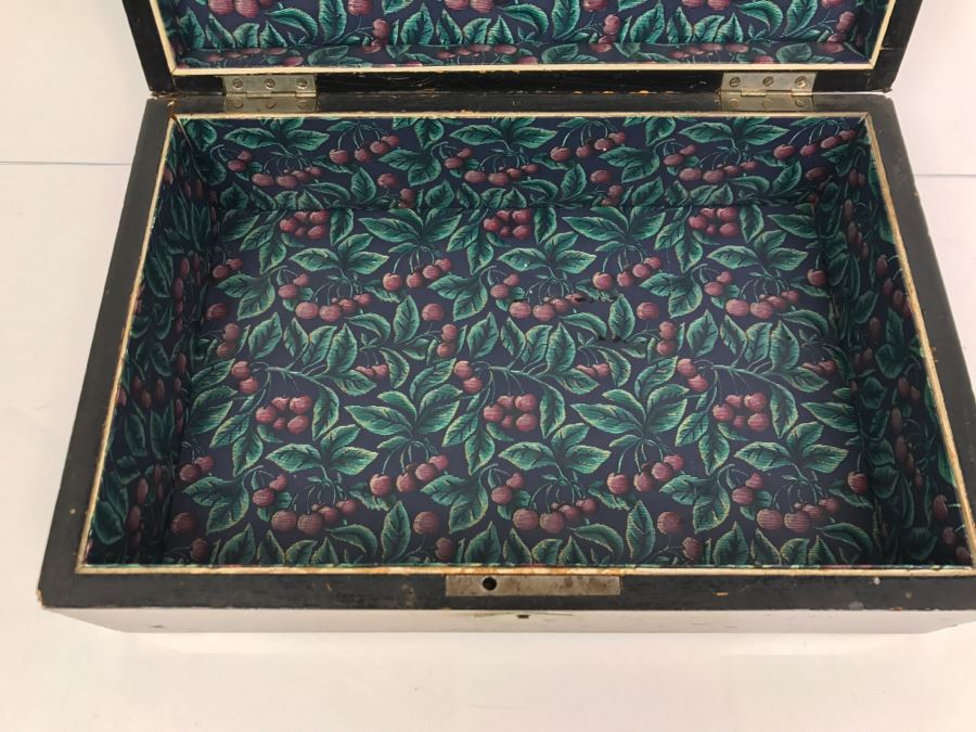 Antique Walnut Box [Photo 12]