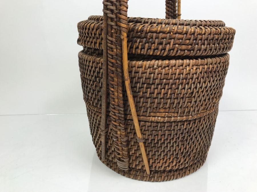 2-Tier Sewing Basket Filled With Sewing Supplies - See Photos (Handle Is Unravelling) [Photo 11]