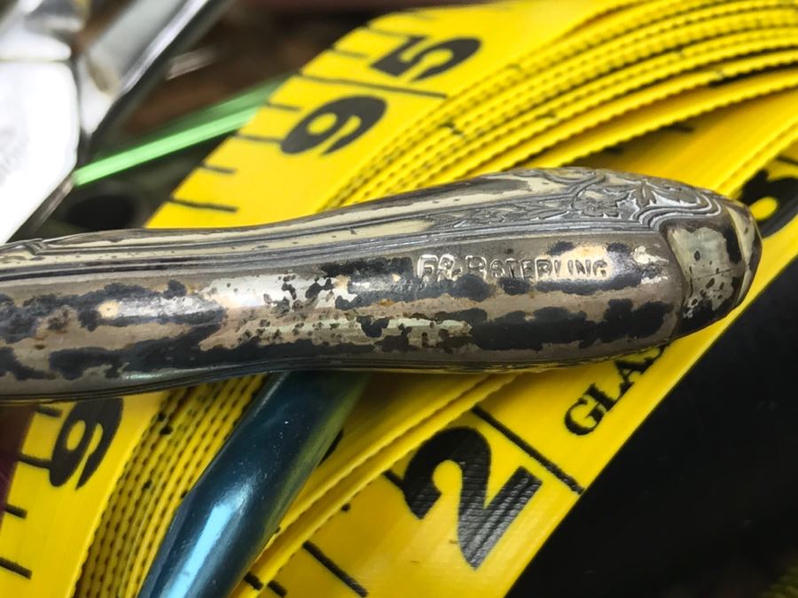 2-Tier Sewing Basket Filled With Sewing Supplies - See Photos (Handle Is Unravelling) [Photo 4]