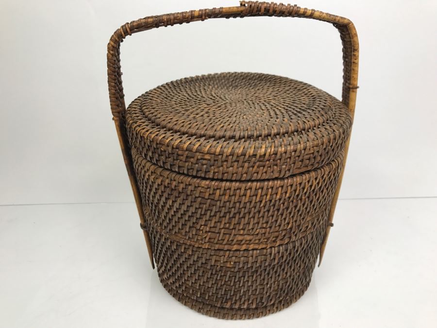 2-Tier Sewing Basket Filled With Sewing Supplies - See Photos (Handle Is Unravelling) [Photo 6]