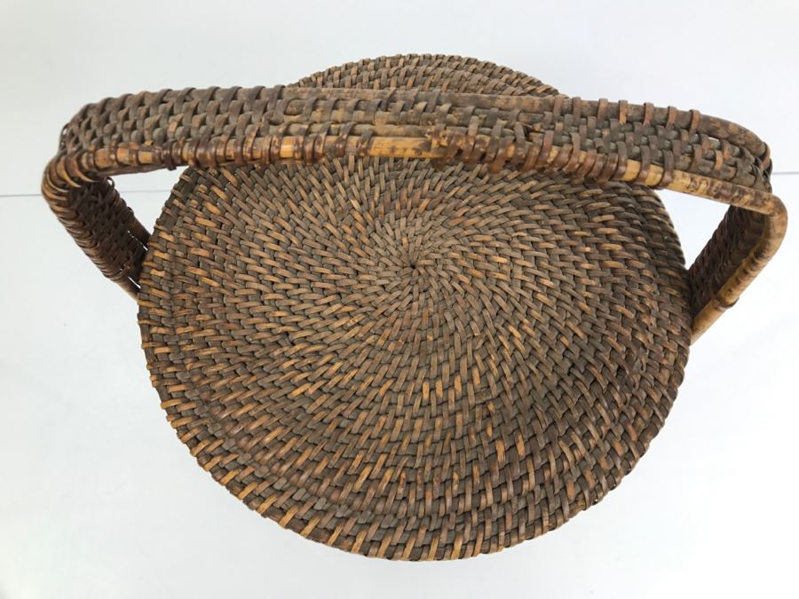 2-Tier Sewing Basket Filled With Sewing Supplies - See Photos (Handle Is Unravelling) [Photo 13]