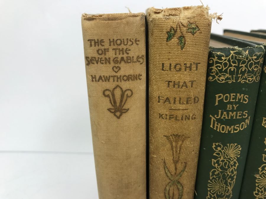 Collection Of Vintage Small Books [Photo 4]