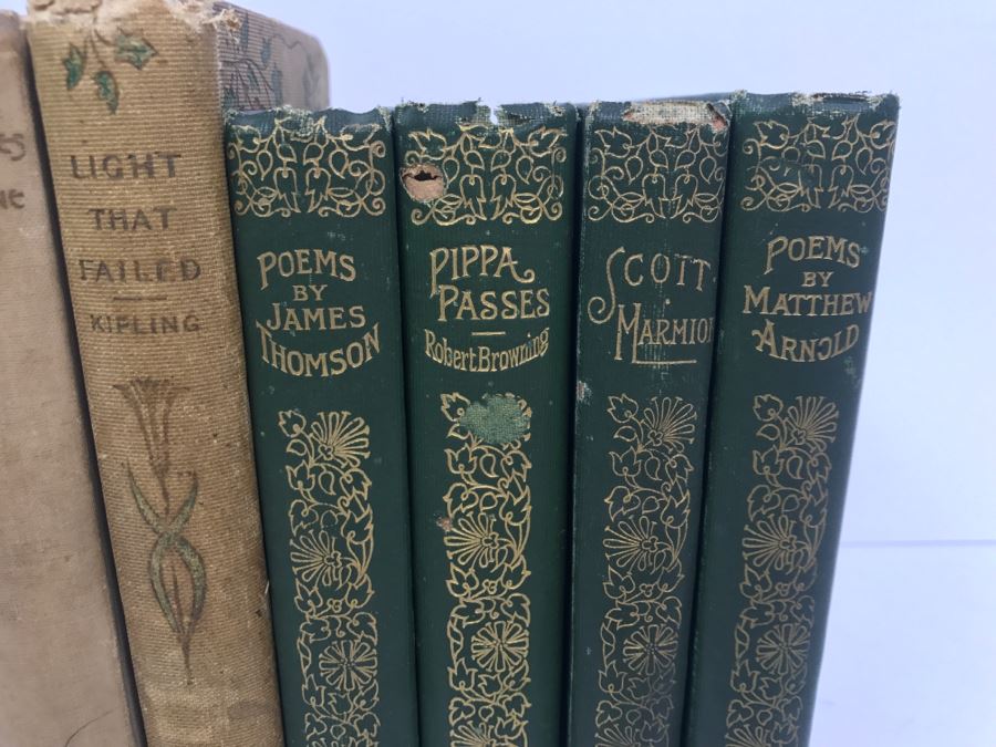 Collection Of Vintage Small Books [Photo 5]