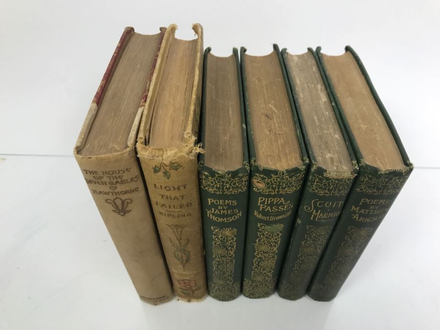 Collection Of Vintage Small Books [Photo 6]