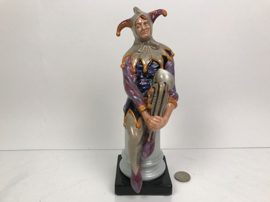 Large Royal Doulton Figurine 'The Jester' HN2016 [Photo 2]