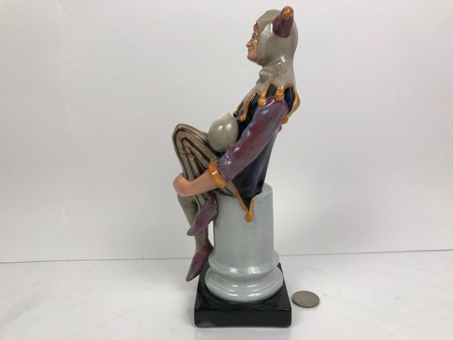 Large Royal Doulton Figurine 'The Jester' HN2016 [Photo 9]