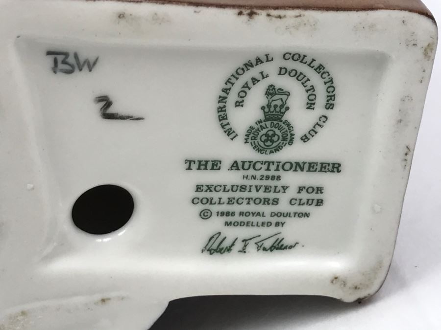 Exclusive Collectors Club Royal Doulton Figurine 'The Auctioneer ...