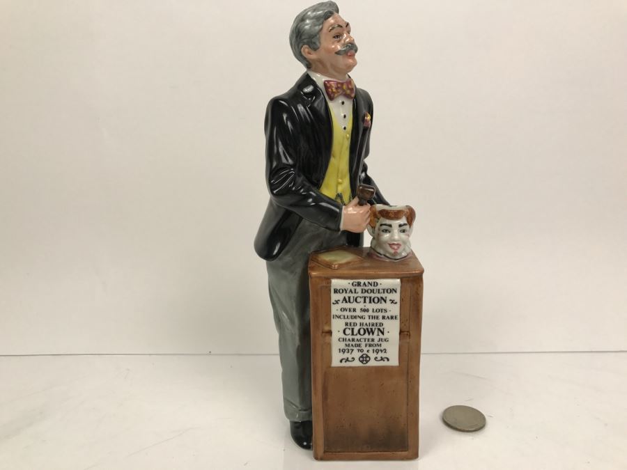 Exclusive Collectors Club Royal Doulton Figurine 'The Auctioneer' HN2988 1986 [Photo 2]