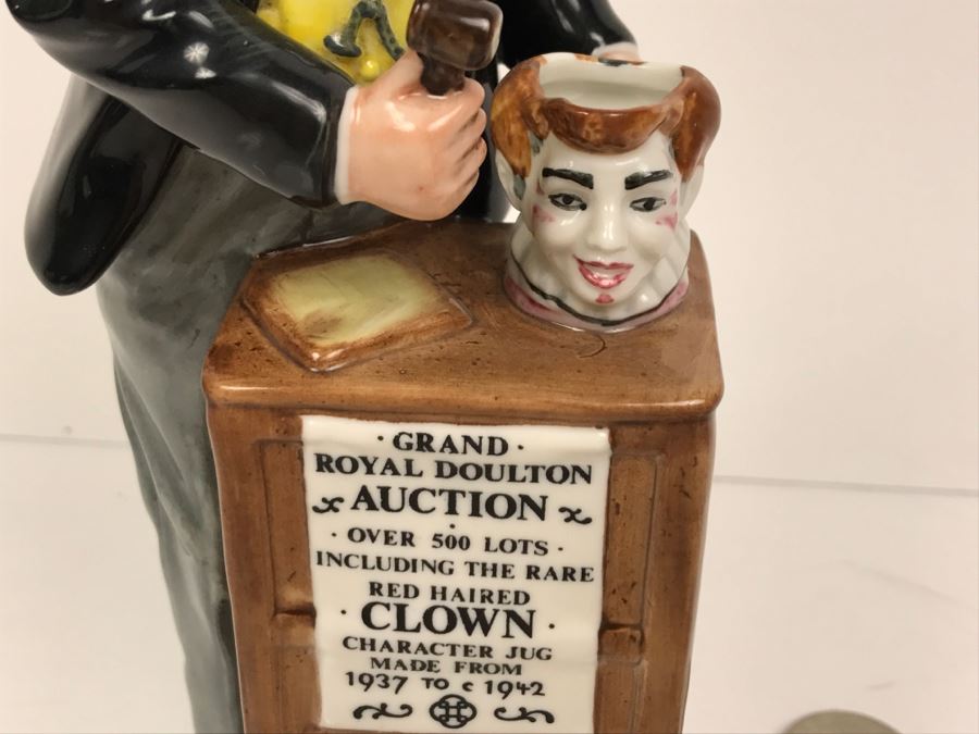 Exclusive Collectors Club Royal Doulton Figurine 'The Auctioneer' HN2988 1986 [Photo 10]