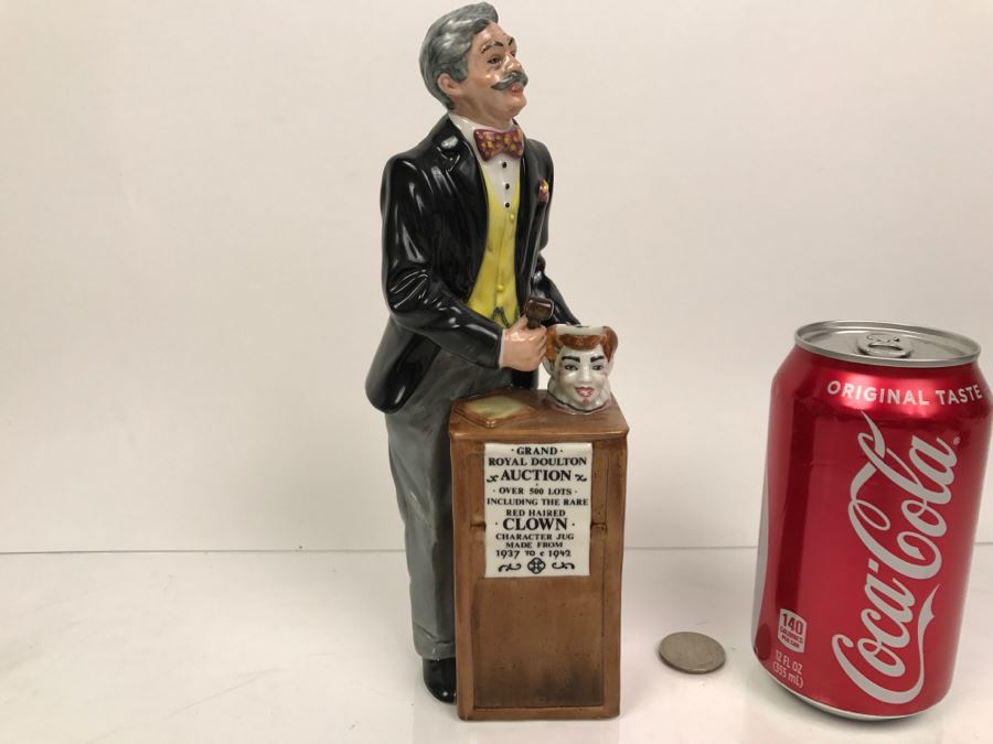 Exclusive Collectors Club Royal Doulton Figurine 'The Auctioneer' HN2988 1986 [Photo 1]