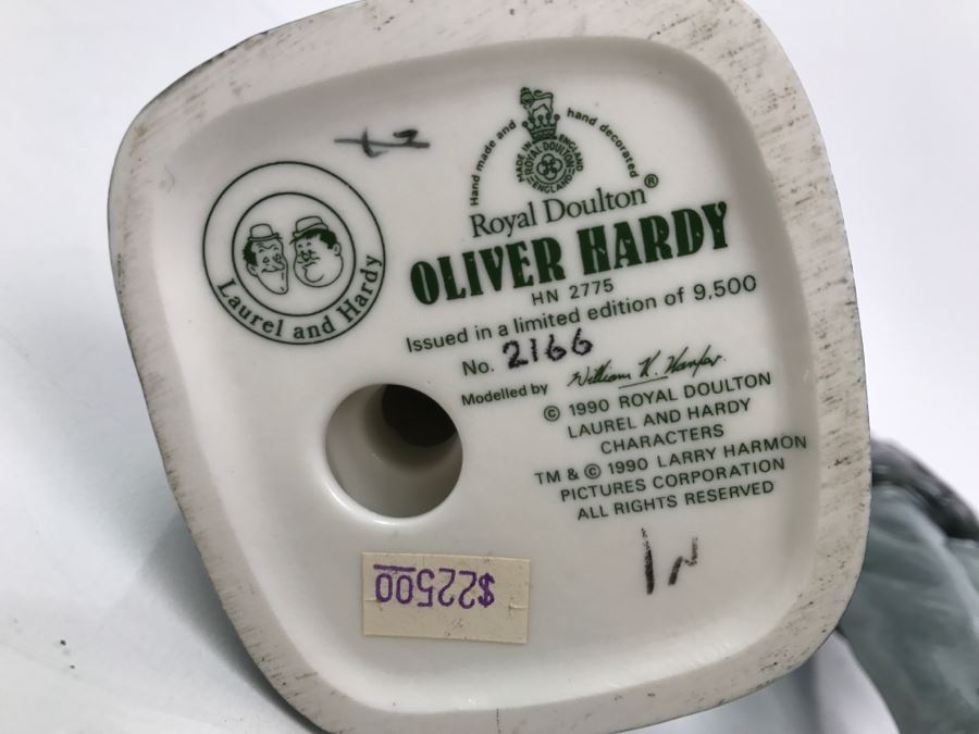 Pair Of Royal Doulton Figurines 'Stan Laurel' HN2774 And 'Oliver Hardy' HN2775 2,166 Of 9,500 1990 [Photo 9]