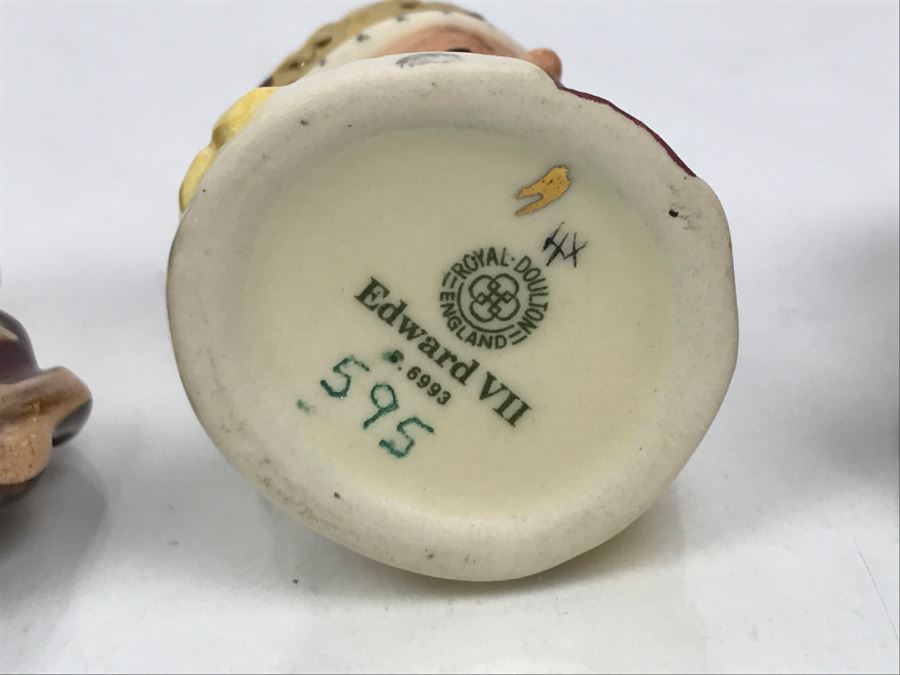 Limited Edition Royal Doulton Miniature Mini Toby Mugs Kings Set Of Kings And Queens Of England With Wooden Display Stand Number 595 Of Set [Photo 18]