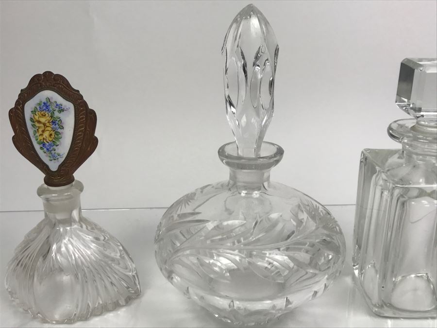 Collection Of Perfume Bottles And Bottles With Stoppers [Photo 5]