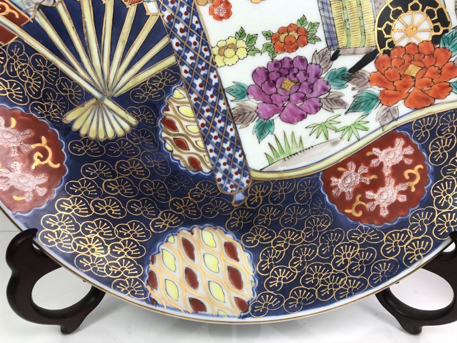 Large Signed Japanese Imari Charger With Wooden Stand [Photo 5]