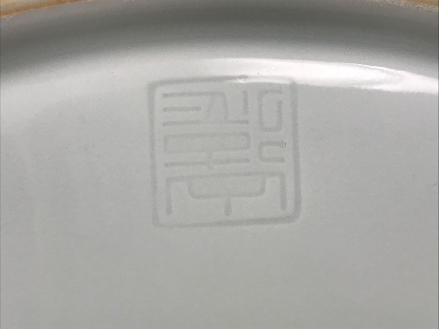 Large Signed Japanese Imari Charger With Wooden Stand [Photo 14]