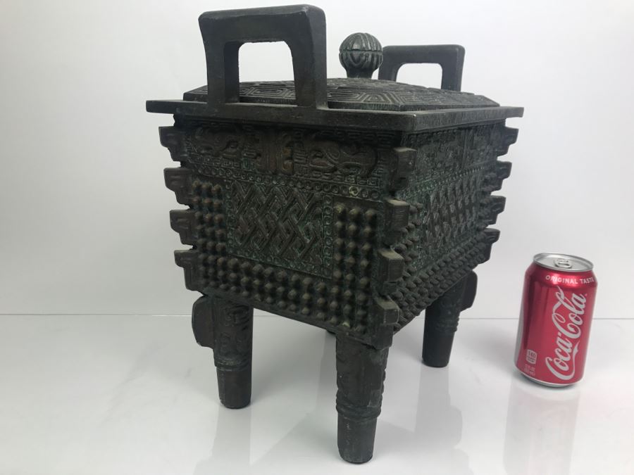 Vintage Ice Bucket Of Reproduction Chinese Bronze Vessel [Photo 5]