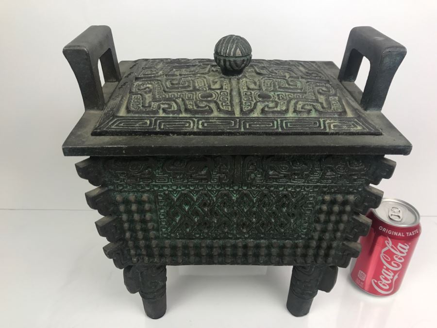 Vintage Ice Bucket Of Reproduction Chinese Bronze Vessel [Photo 1]