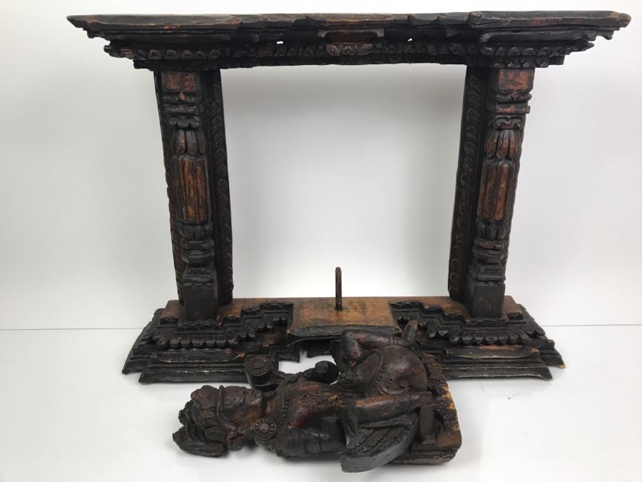 Antique Wood Carving [Photo 3]