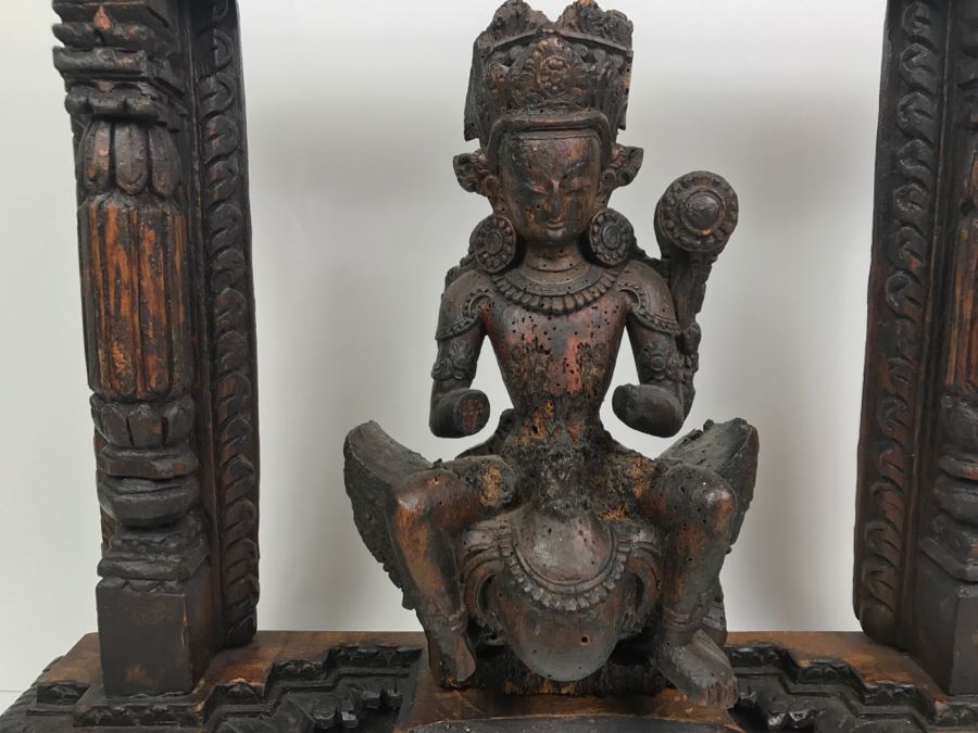 Antique Wood Carving [Photo 2]