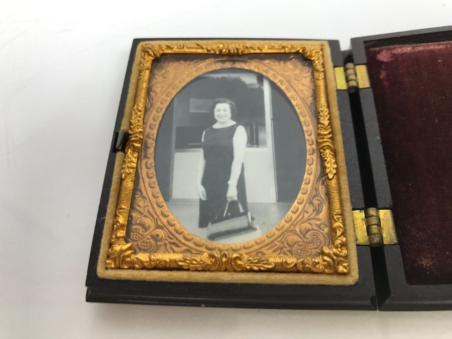 Pair Of Antique Pocket Travelling Picture Frames [Photo 8]