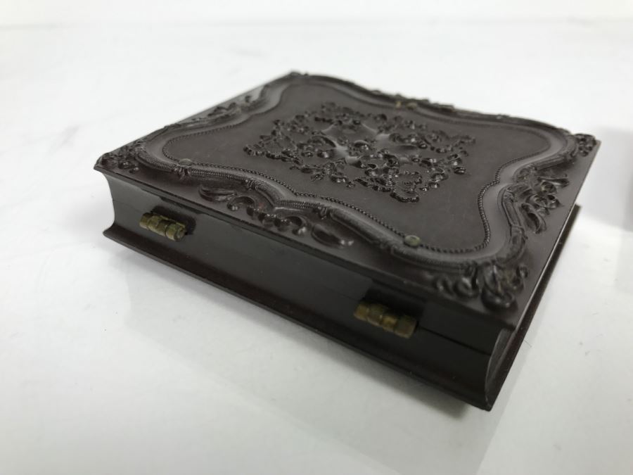 Pair Of Antique Pocket Travelling Picture Frames [Photo 6]