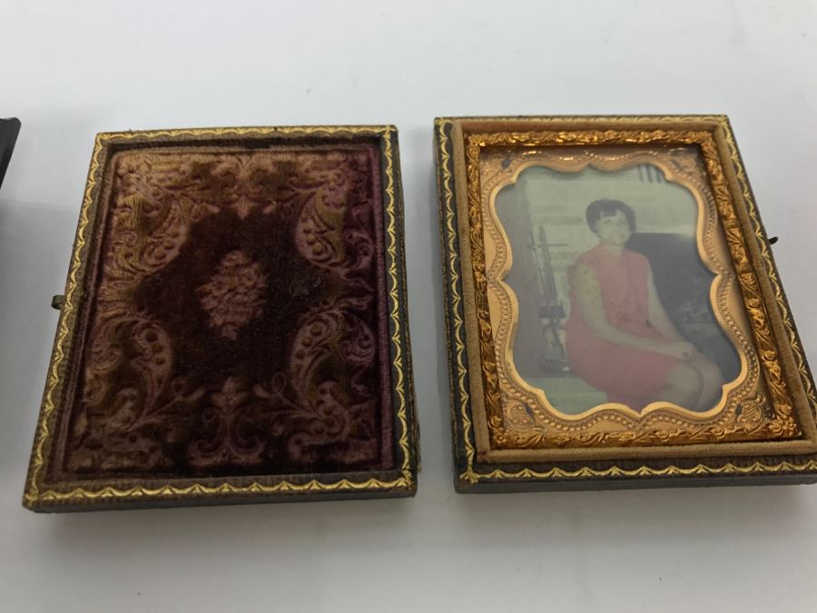 Pair Of Antique Pocket Travelling Picture Frames [Photo 9]