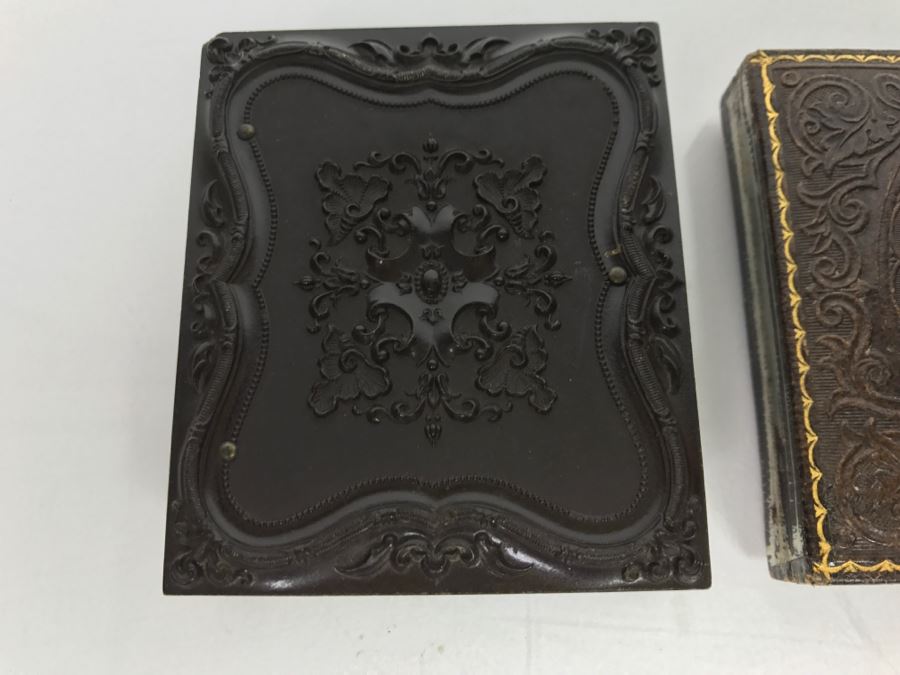 Pair Of Antique Pocket Travelling Picture Frames [Photo 3]