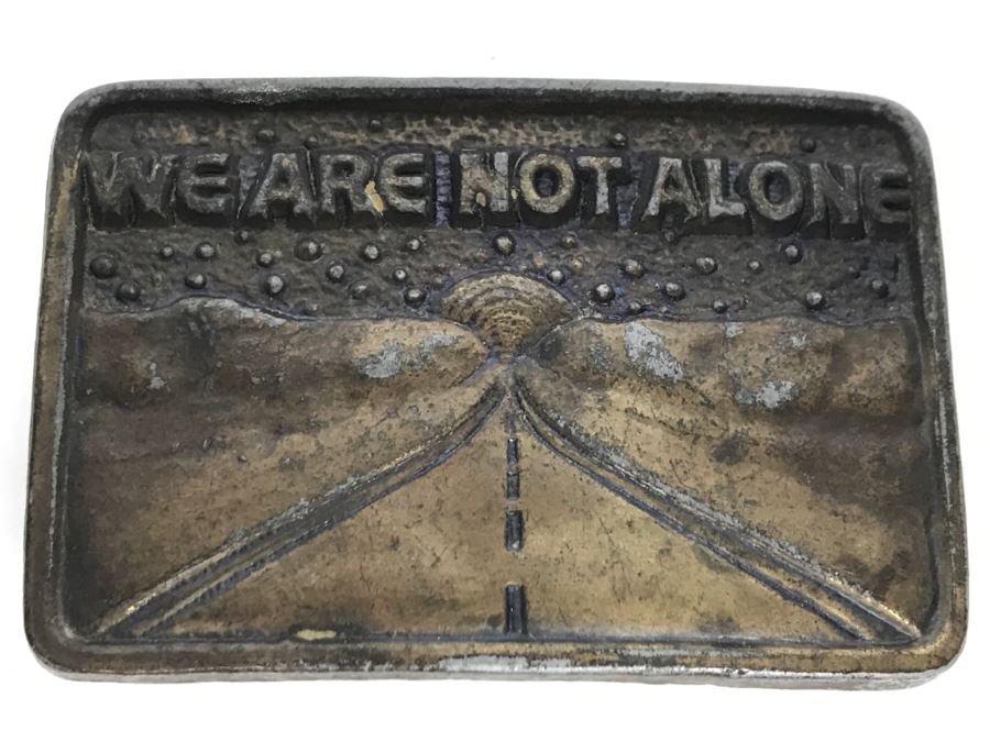 Vintage 1977 We Are Not Alone Close Encounters of the Third Kind Columbia Pictures Belt Buckle [Photo 1]