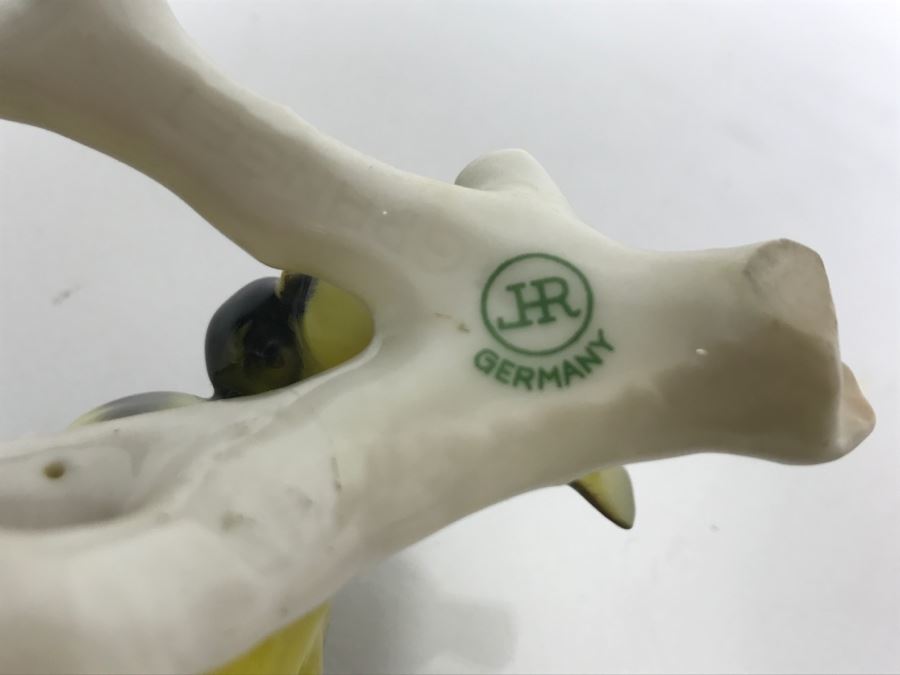 HR Germany Porcelain Birds And Framed Original Bird Painting [Photo 4]