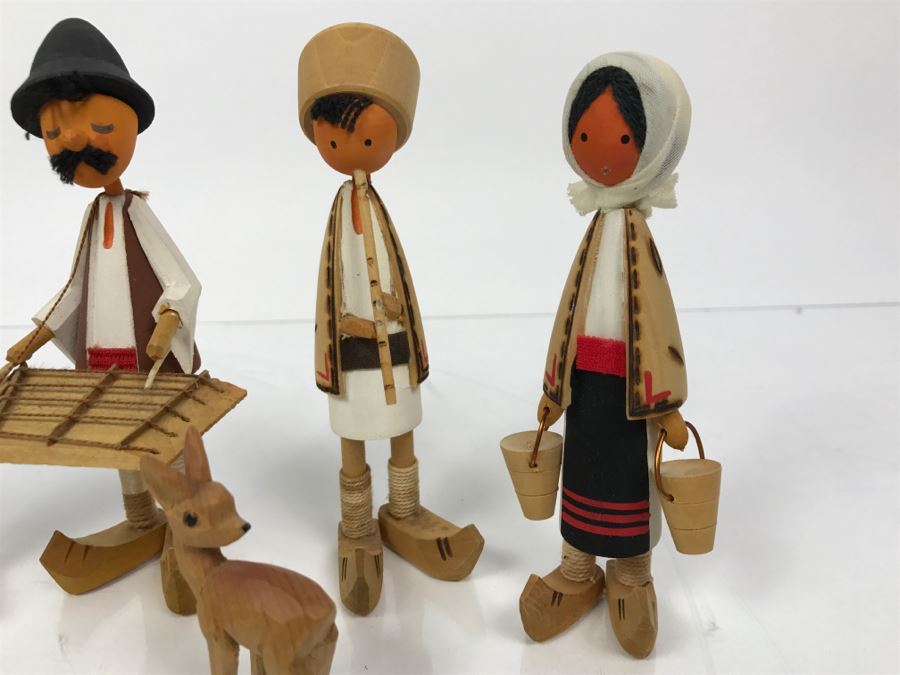 Collection Of Handpainted Wooden Folk Art Dolls   28647 9k28 