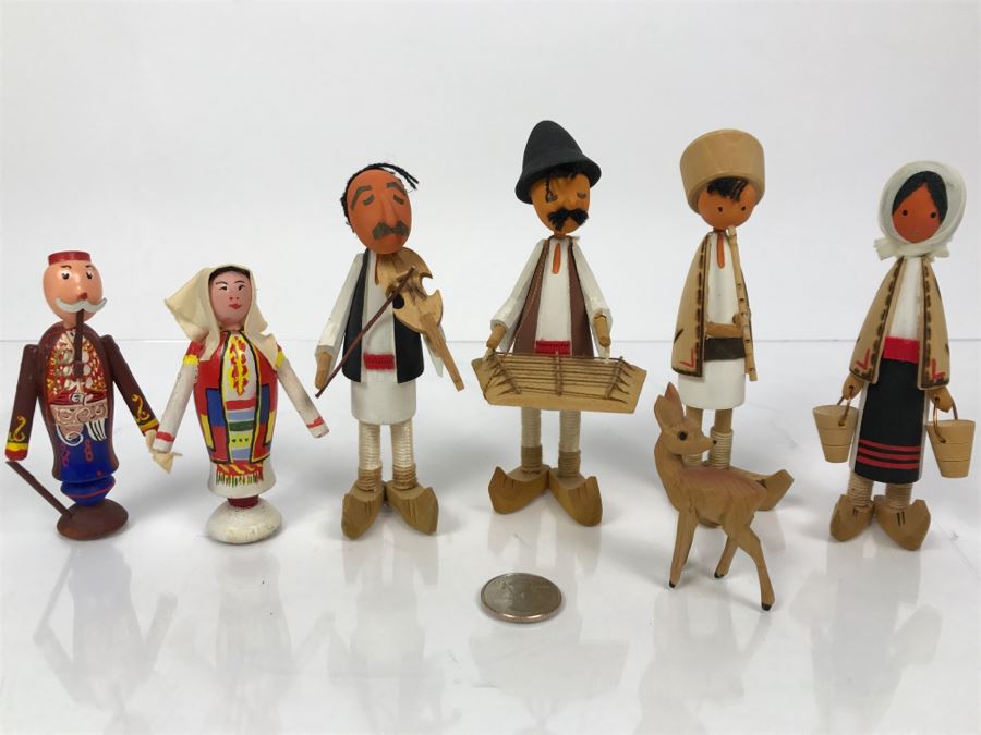 Collection Of Handpainted Wooden Folk Art Dolls   28647 S84k 