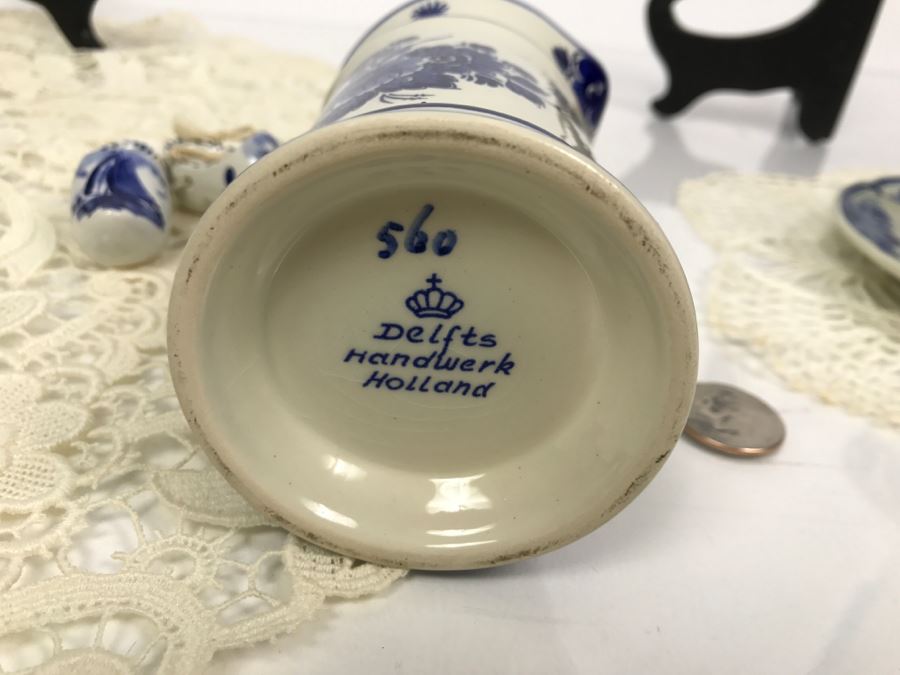 Collection Of Blue Delfts Holland And (2) Crocheted Doilies [Photo 20]