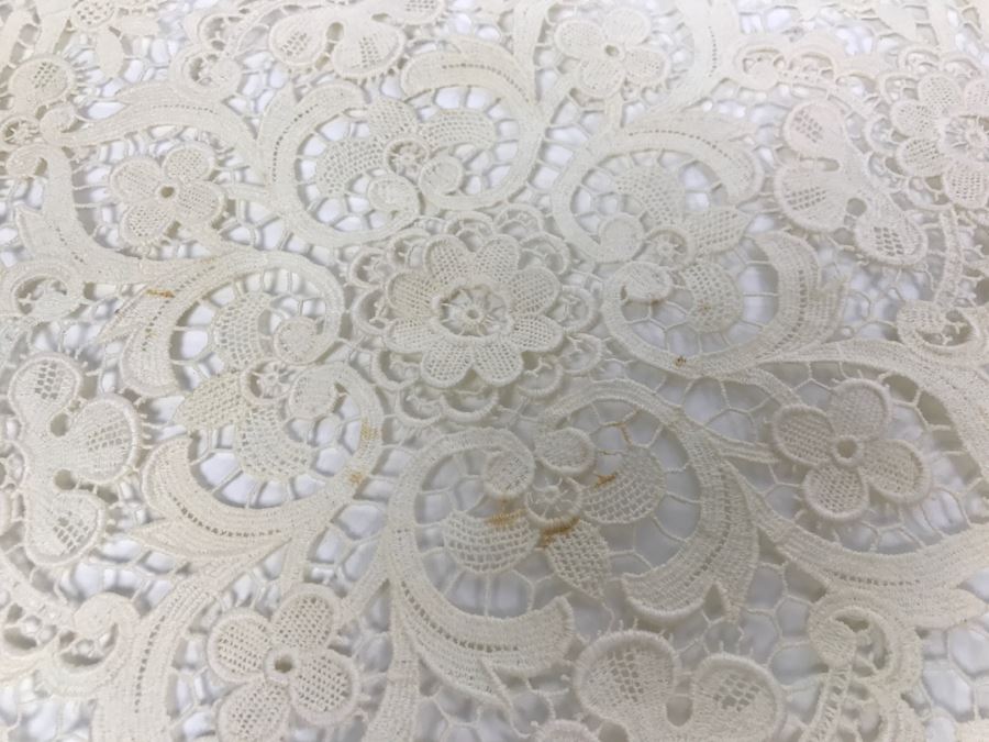 Collection Of Blue Delfts Holland And (2) Crocheted Doilies [Photo 26]