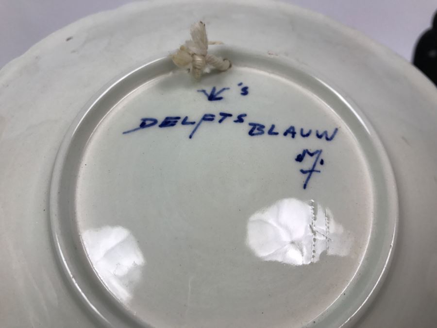 Collection Of Blue Delfts Holland And (2) Crocheted Doilies [Photo 15]