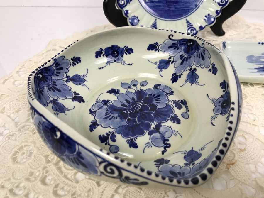 Collection Of Blue Delfts Holland And (2) Crocheted Doilies [Photo 4]